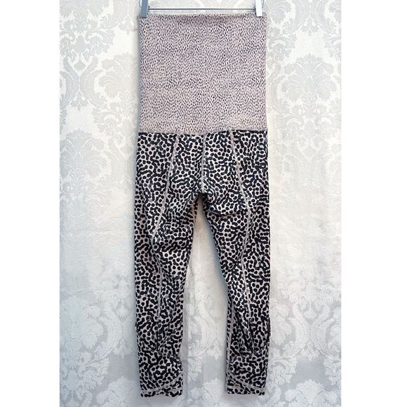 Lululemon Athletica Women’s Wunder Under SE Dance Pants Size 6 GUC 7/8 Length - Picture 7 of 10